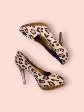 Splash textured cheetah print peep toe heels size 8.5